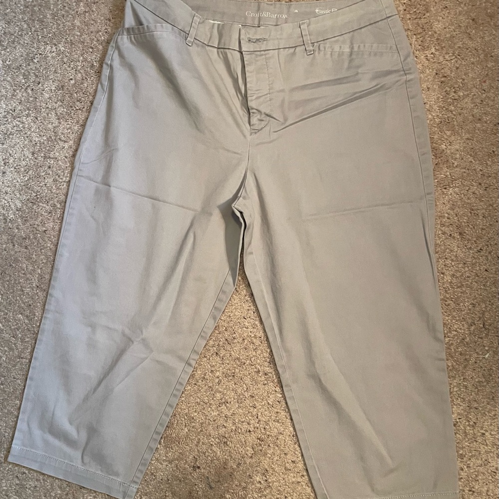Croft & Barrow Classic Gray Capris